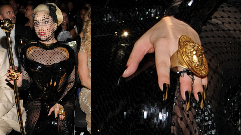 Illustration for article titled Sartorial Inanity Abounds on Grammys Red Carpet